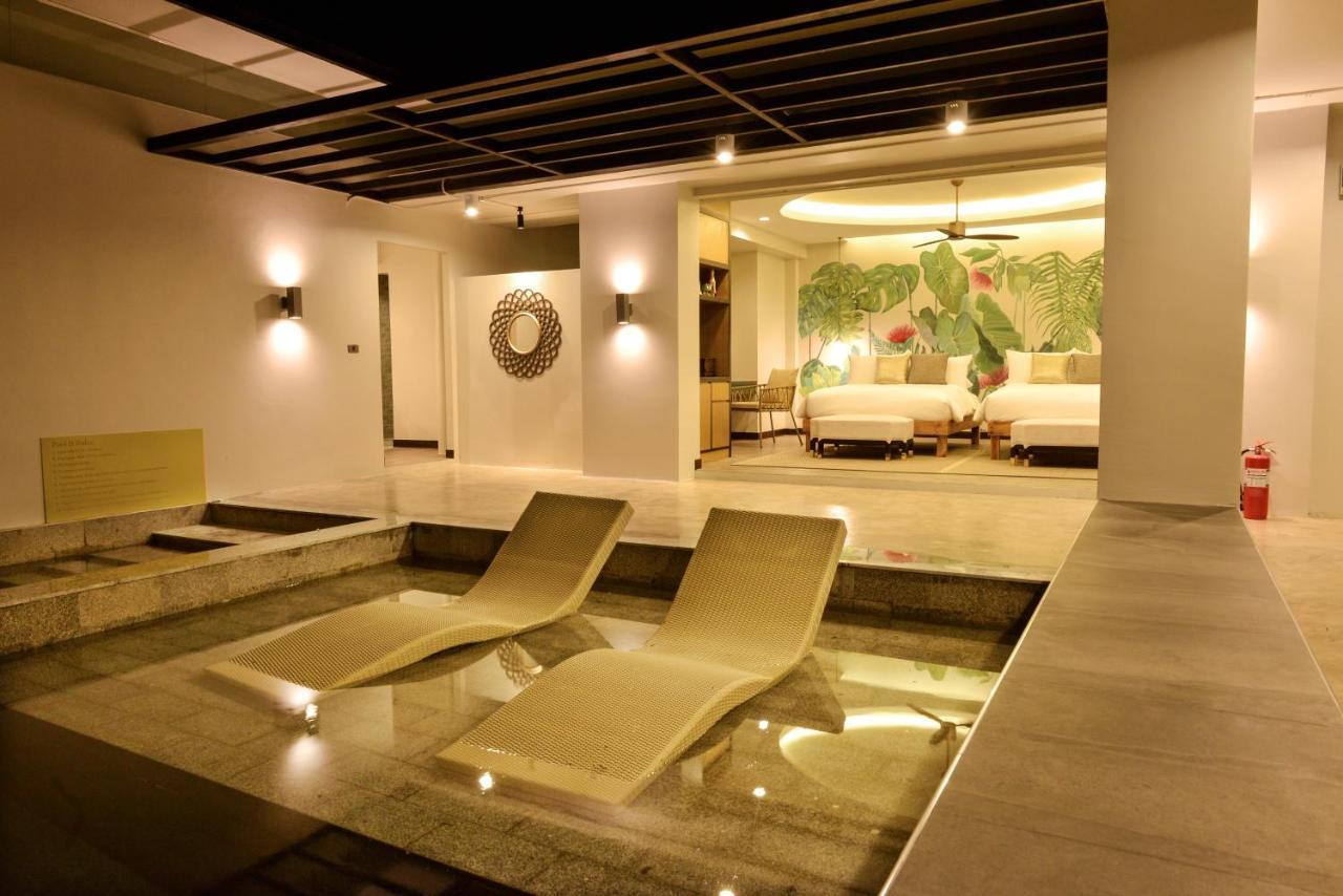 Tungtong Beach Villas Thap Sakae Екстериор снимка