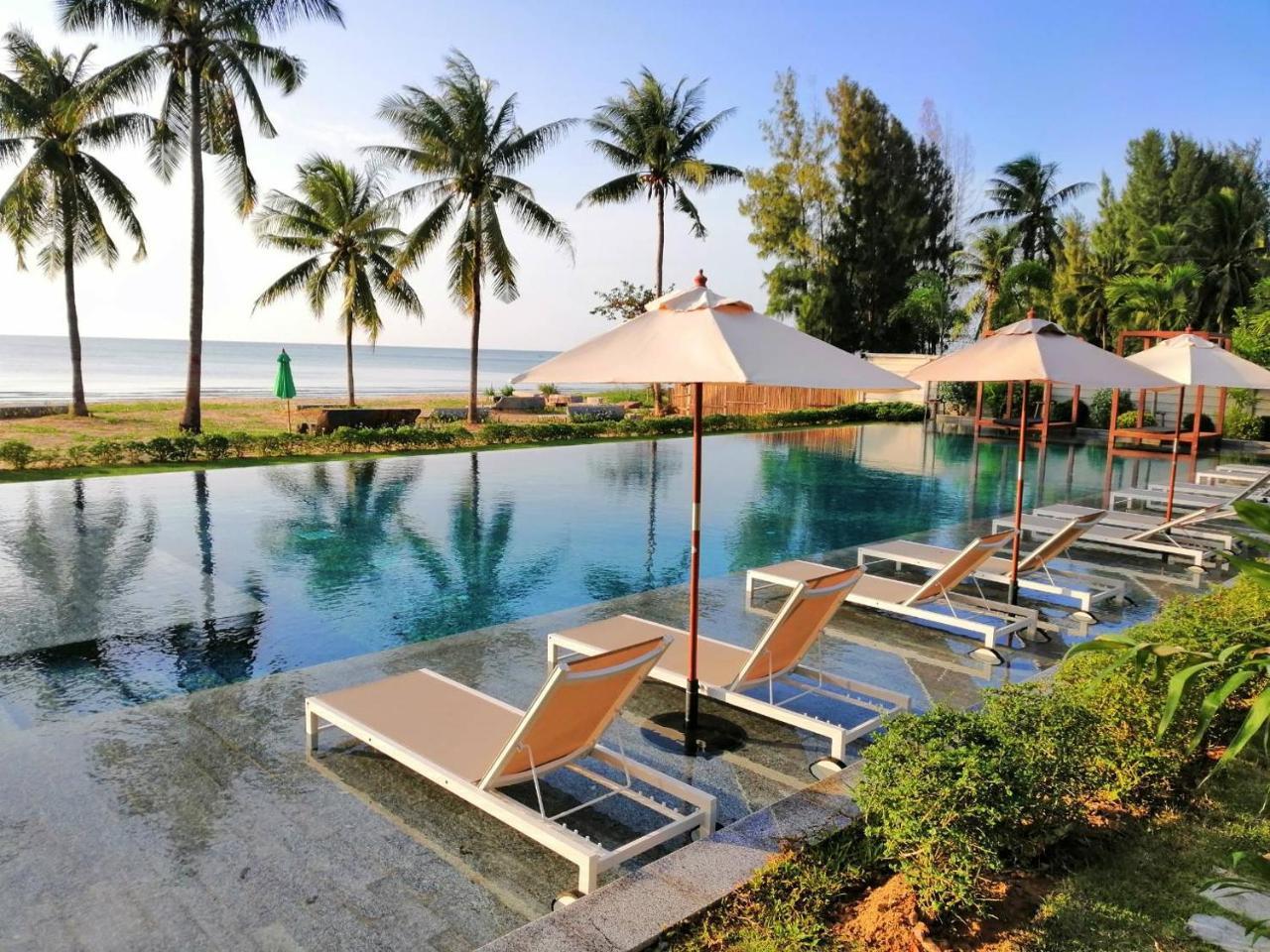 Tungtong Beach Villas Thap Sakae Екстериор снимка