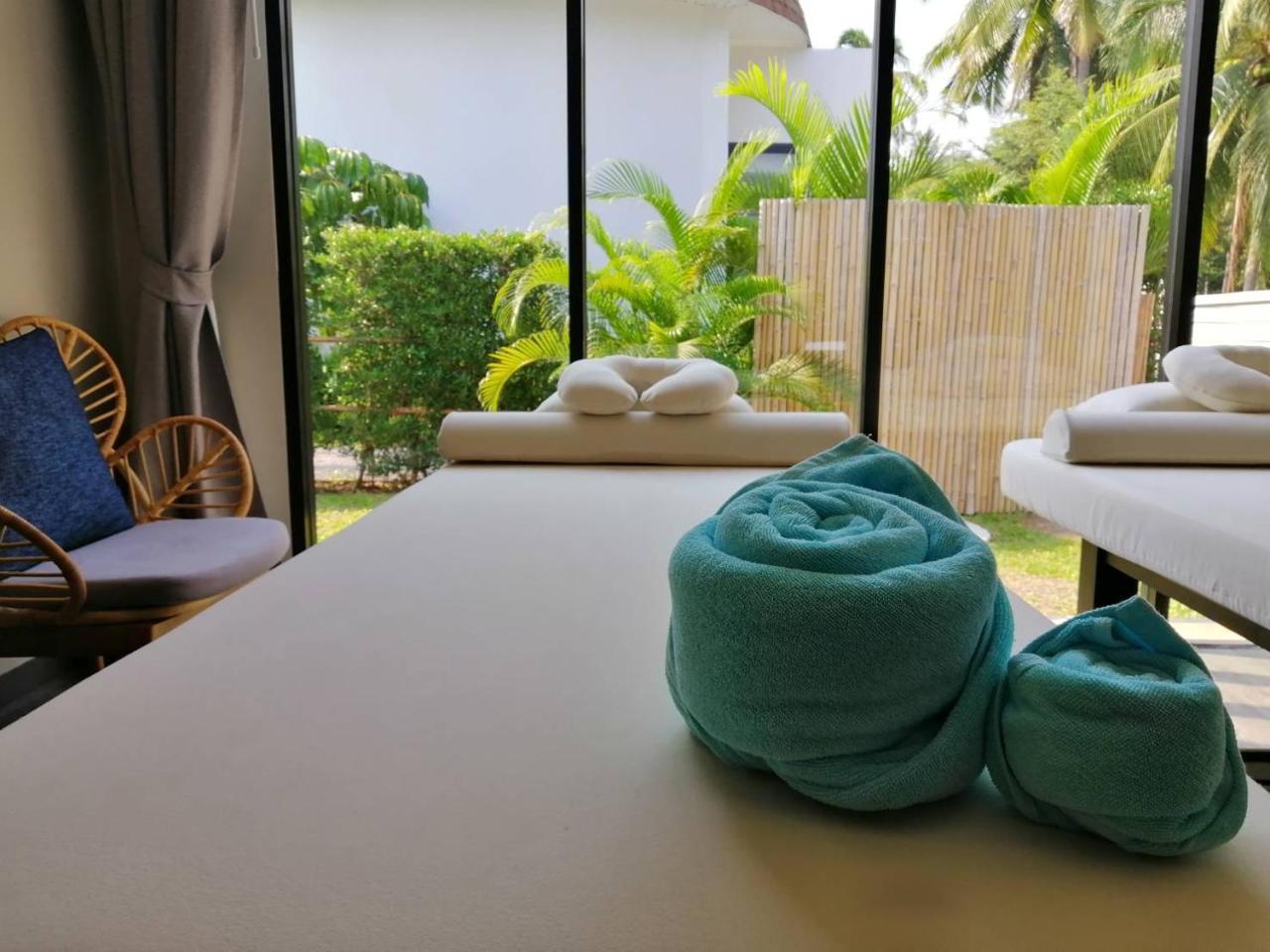 Tungtong Beach Villas Thap Sakae Екстериор снимка